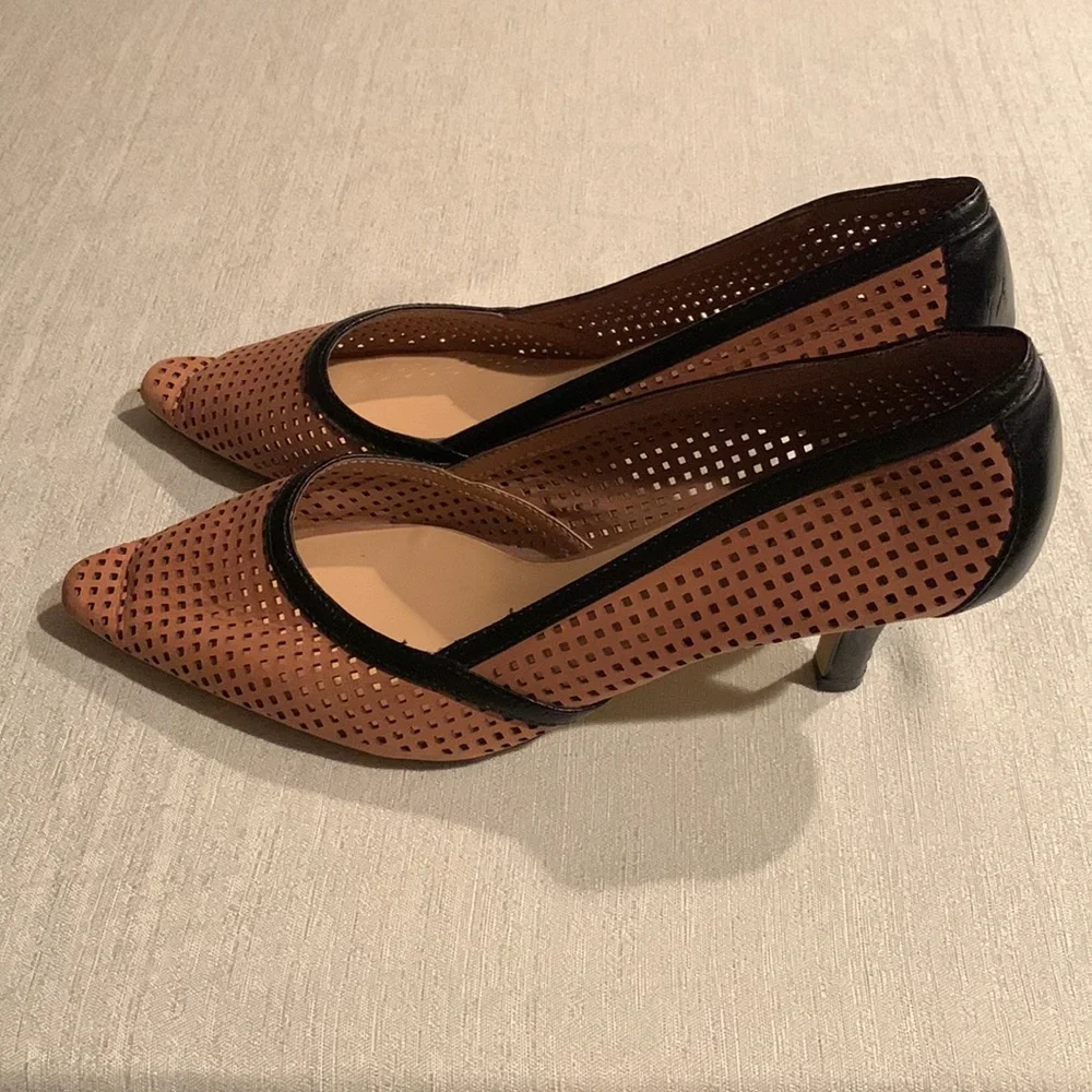 Bella Vita Genuine Leather Pumps - Picture 2 of 8